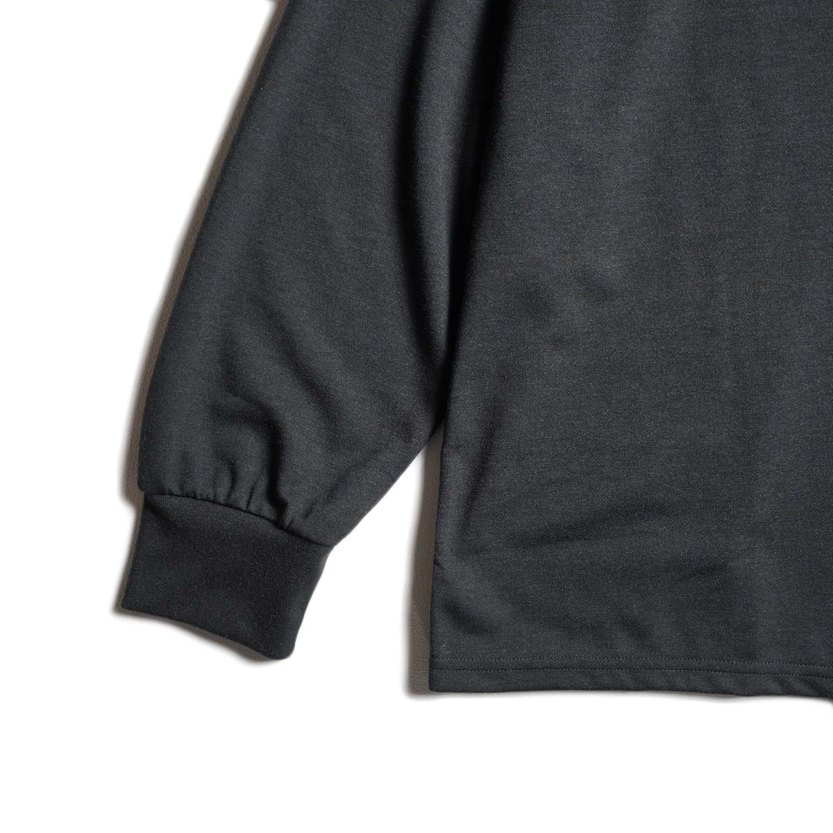 South2 West8 / L/S Tee - A RIVER NEVER SLEEP (Black) 袖
