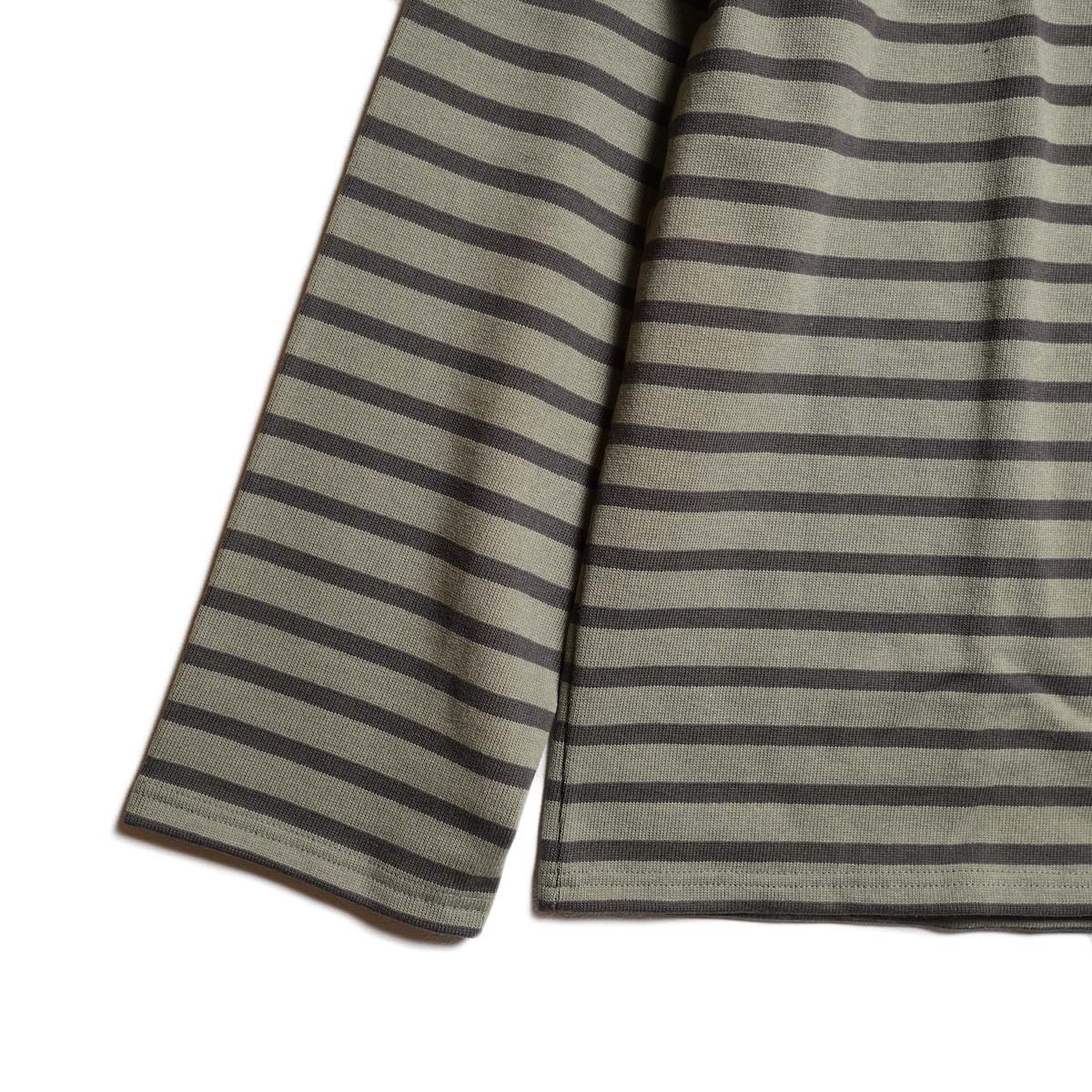SAINT JAMES / OUESSANT "BORDER" (Grege × Dark brown) 袖
