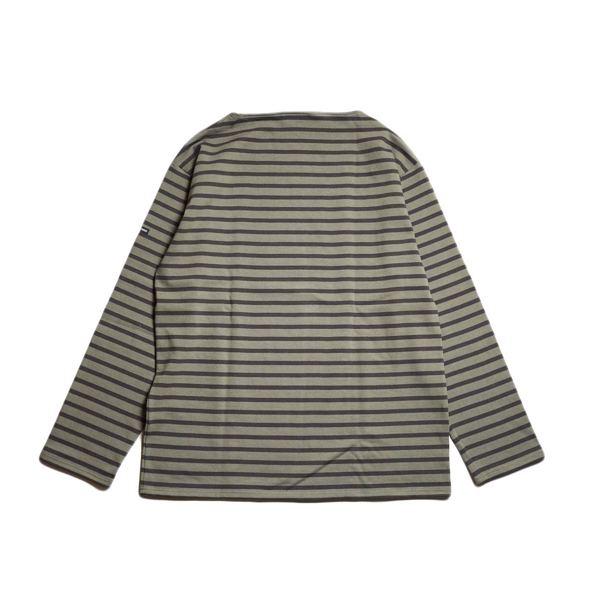 SAINT JAMES / OUESSANT "BORDER" (Grege × Dark brown) 背面