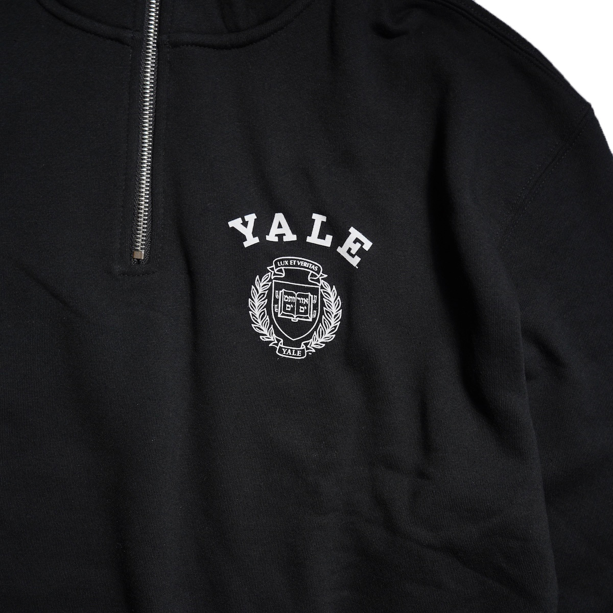 The BOOK STORE / 'YALE' QUARTER - ZIP SWEAT (Black)