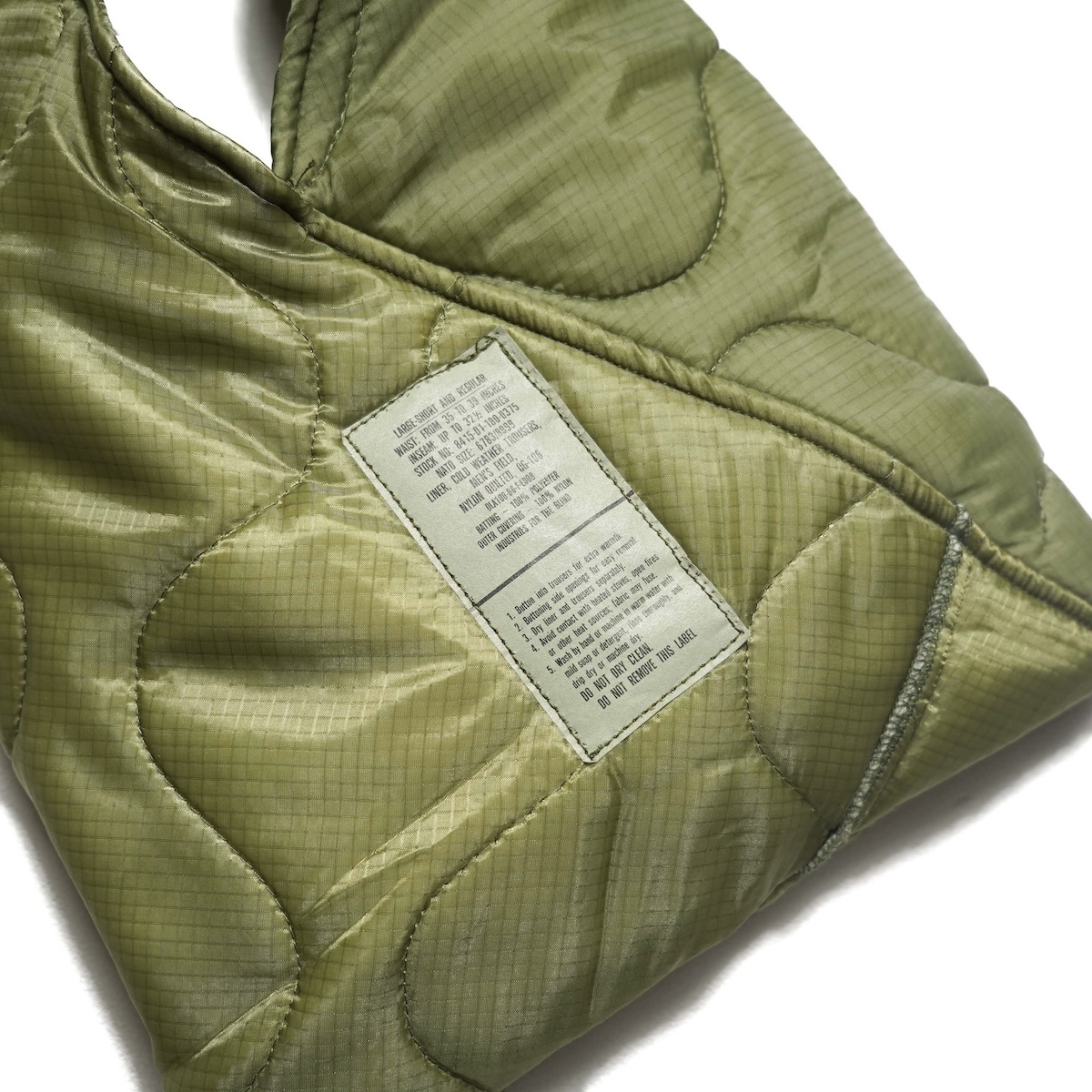 THRIFTY LOOK / TRIANGLE SMALL TOTE (Olive) ミルスペック