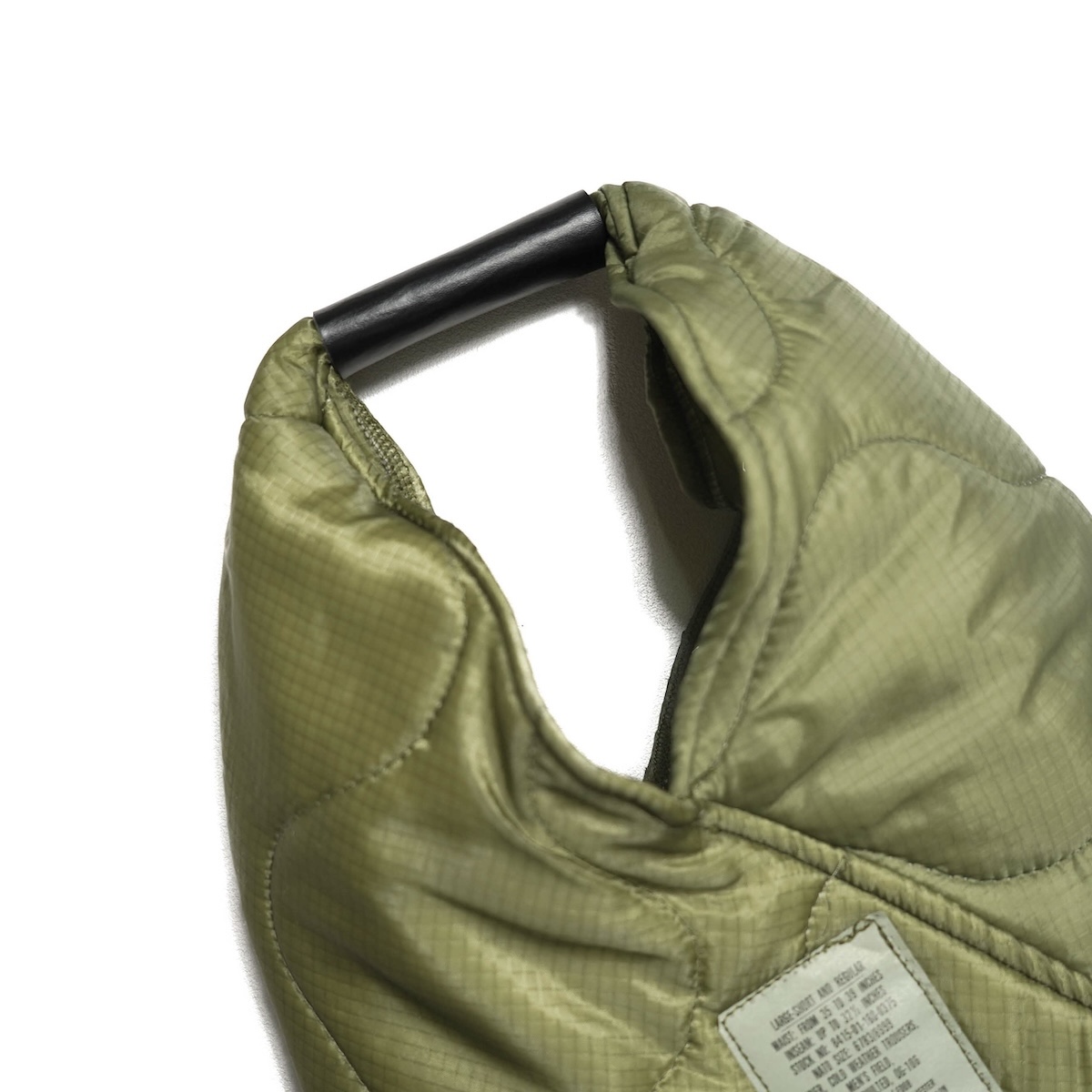 THRIFTY LOOK / TRIANGLE SMALL TOTE (Olive)ハンドル