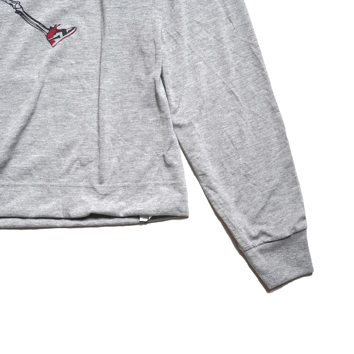 THRIFTY LOOK / ARMY P.F.U REPRINT LS TEE - JUMP MAN (Gray) 袖、裾