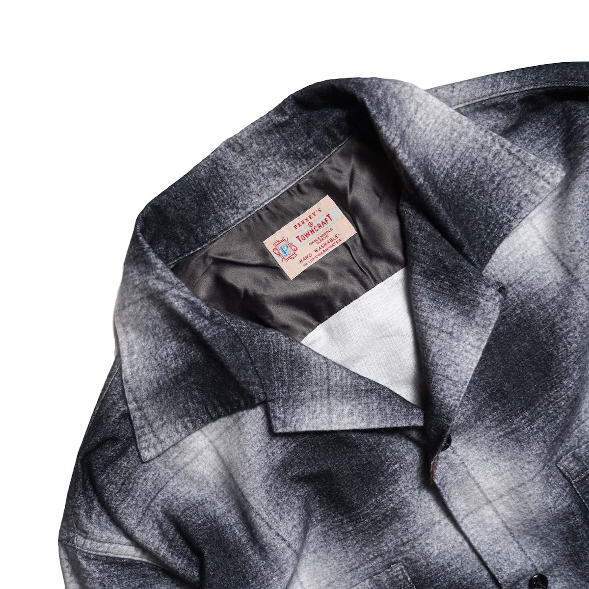 TOWNCRAFT / PRINTED COTTON NEL OMBRE CHECK SHIRT (Black) 襟元