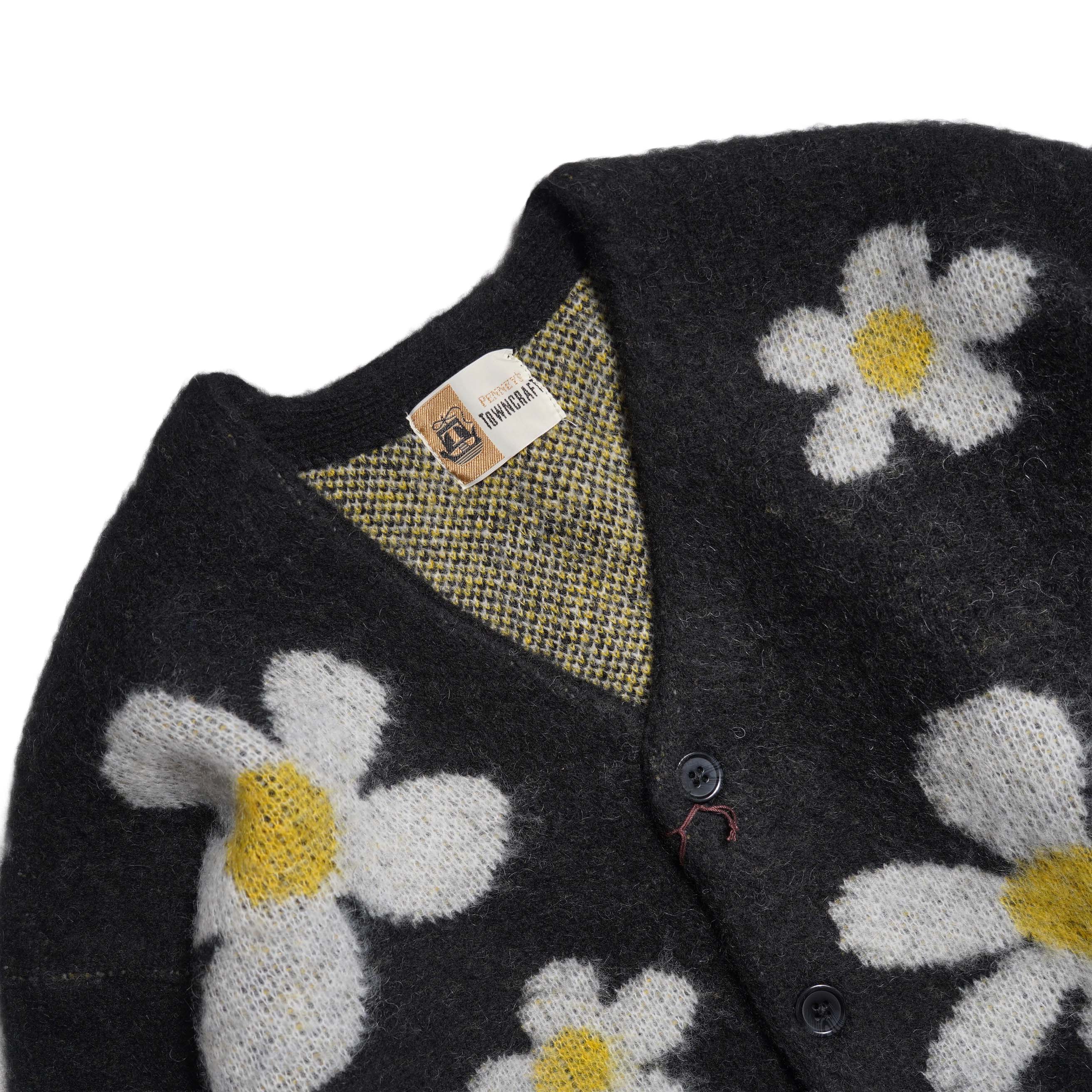 TOWNCRAFT / MOHAIR SHAGGY JACQUARD CARDIGAN (Black) 襟元