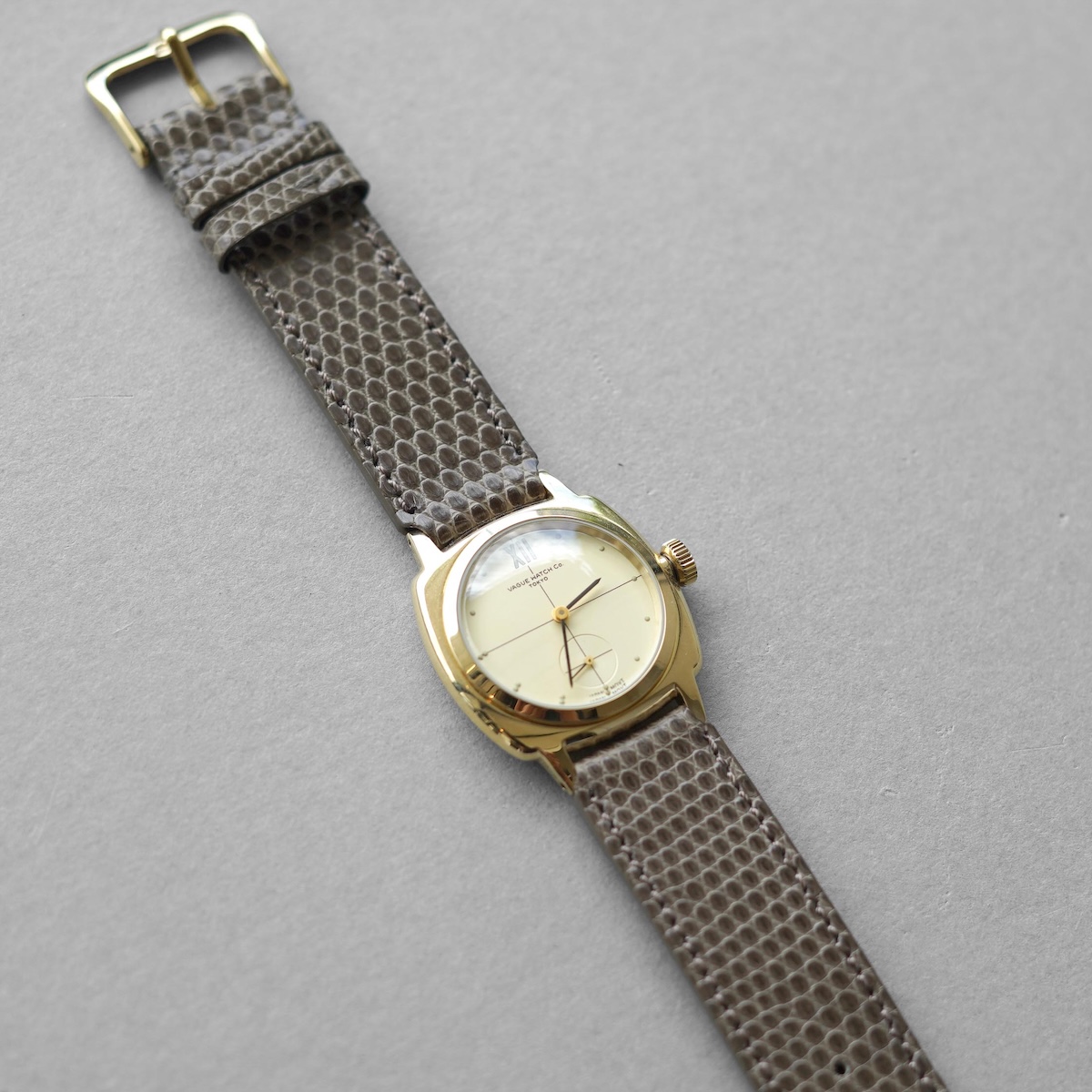 Vague Watch Co. / Coussin Sophie Dress Lizard - Gold