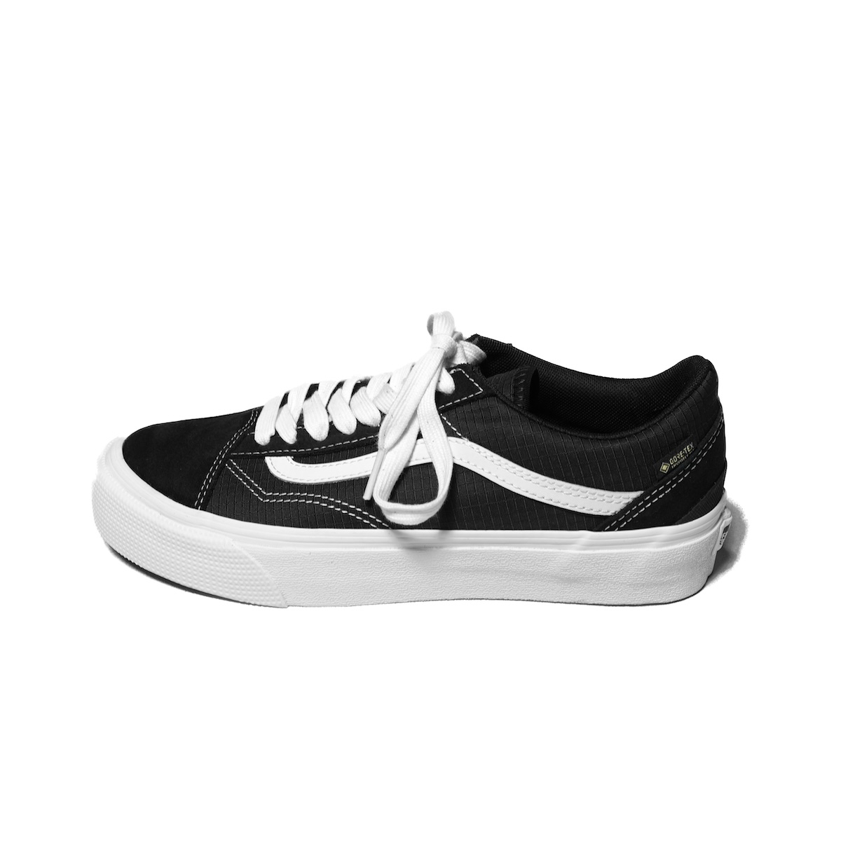 VANS / OLD SKOOL GORE-TEX® (Black / True White)