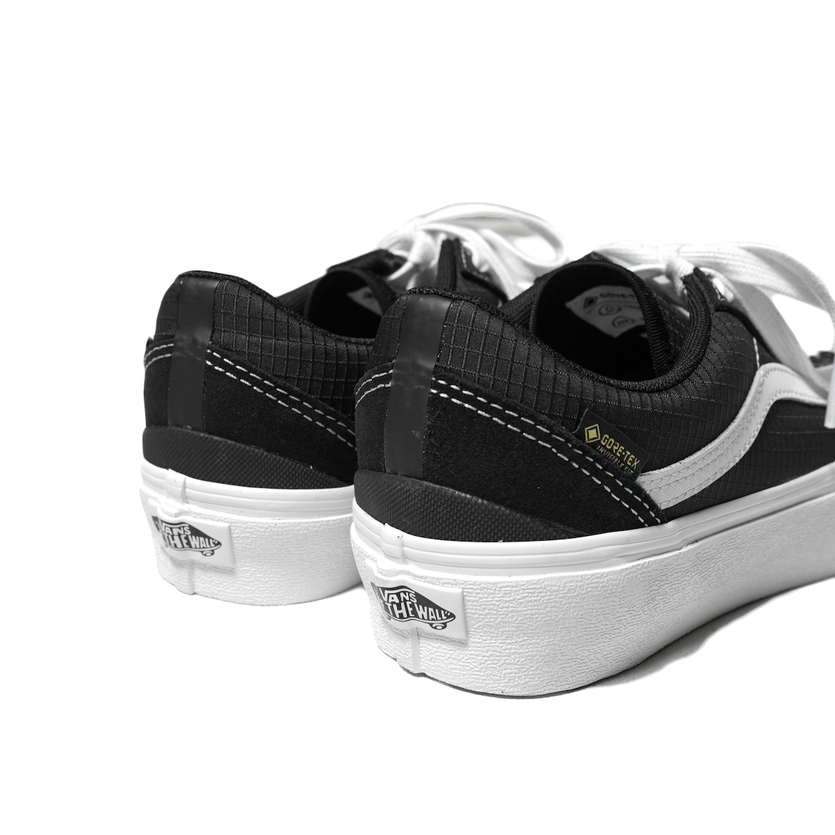 国内配送 VANS OLD SKOOL GORE-TEX BLACK/TRUE WHITE VANS / OLD SKOOL GORE-TEX® (Black / True White)