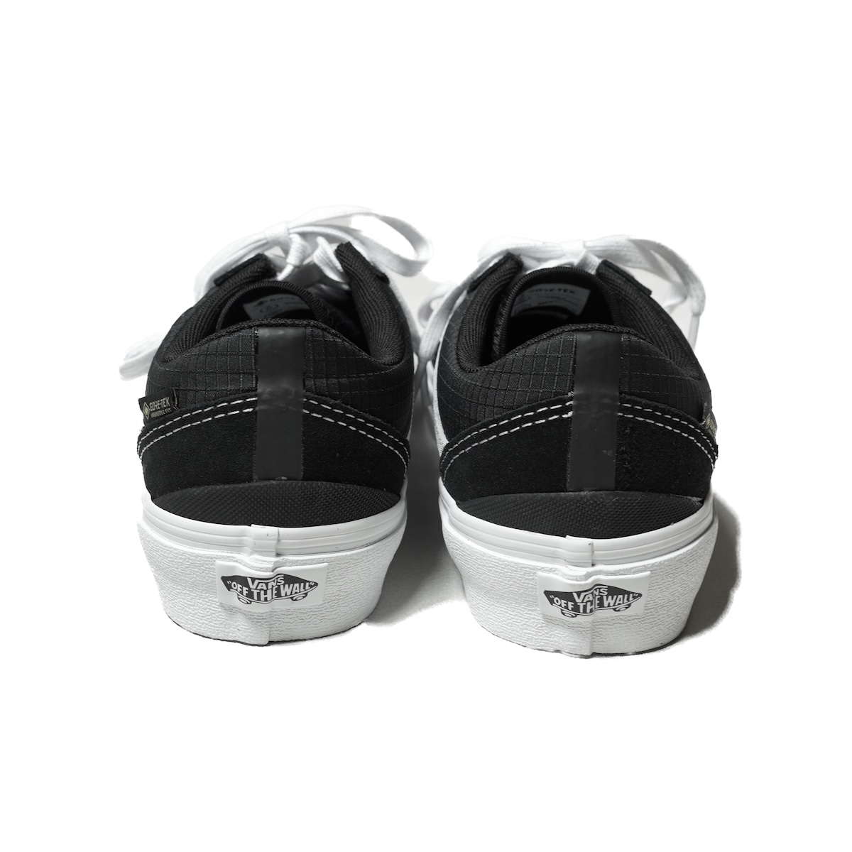 VANS / OLD SKOOL GORE-TEX® (Black / True White)
