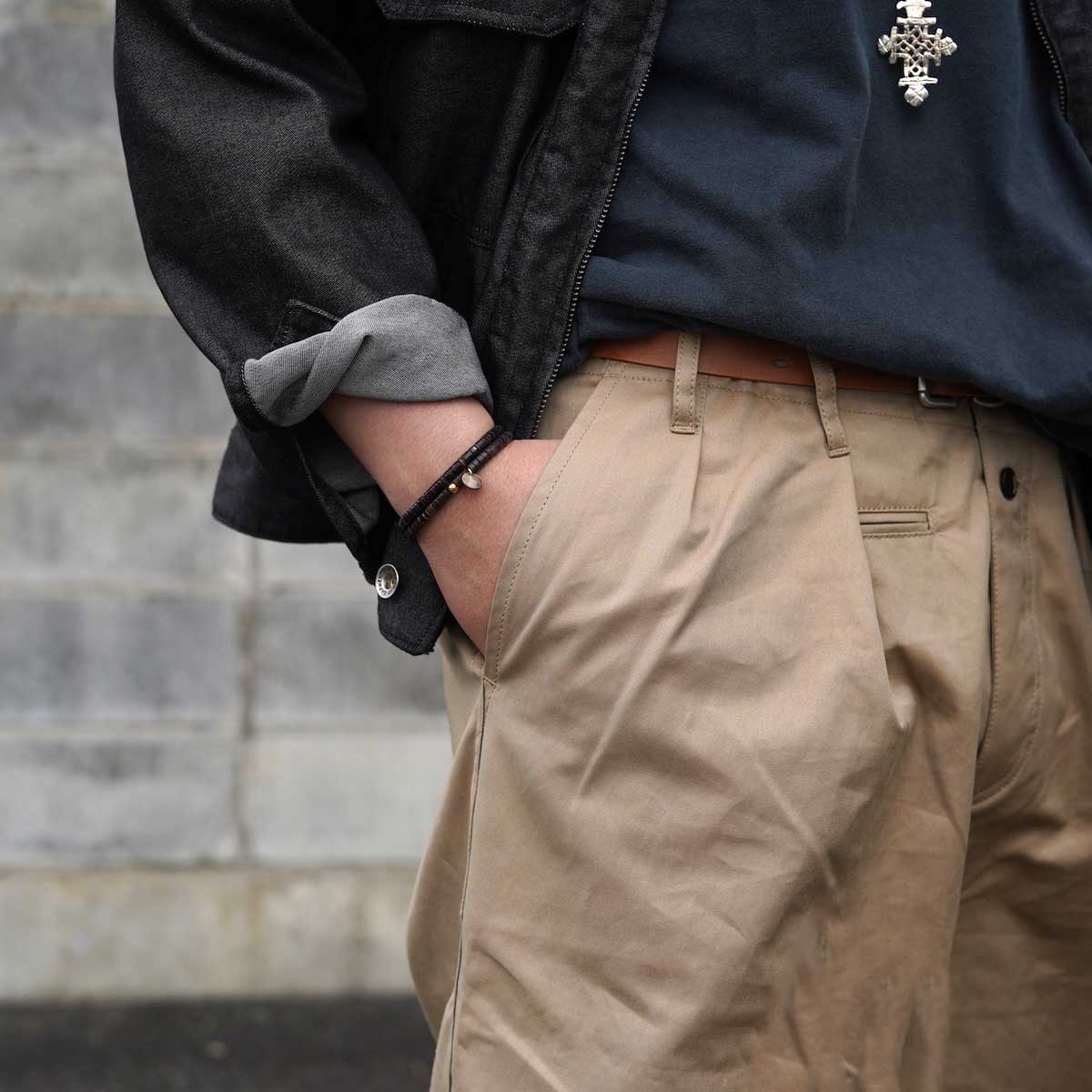 Willow Pants / P-023 PLEATS CHINO PANTS  (Beige) 着用イメージ④