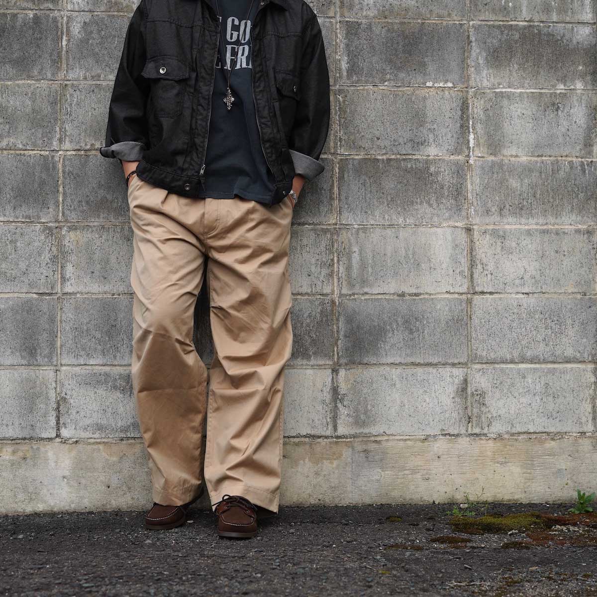Willow Pants / P-023 PLEATS CHINO PANTS  (Beige) 着用イメージ①