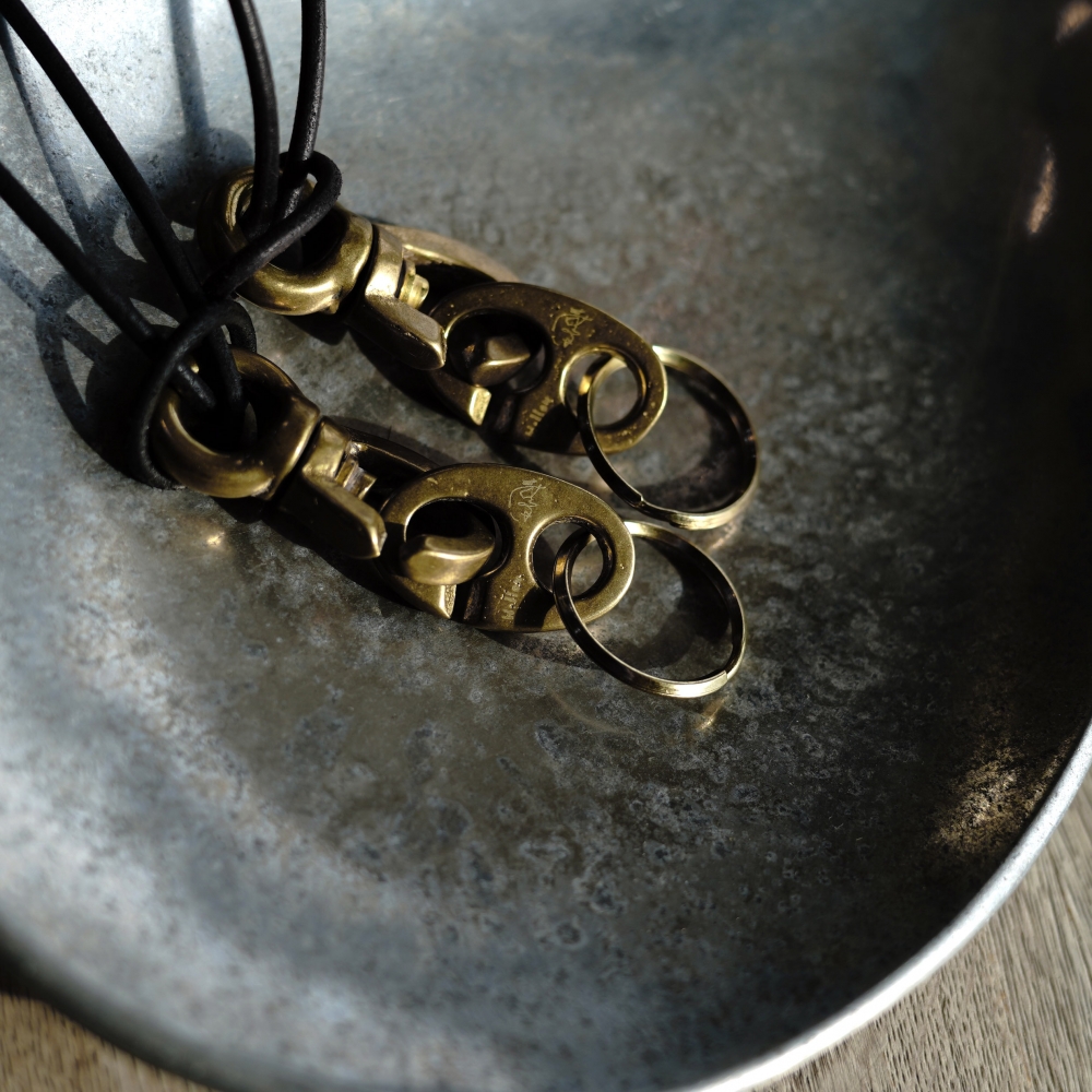 Willow Pants / R-004 Brass Necklace (Black)