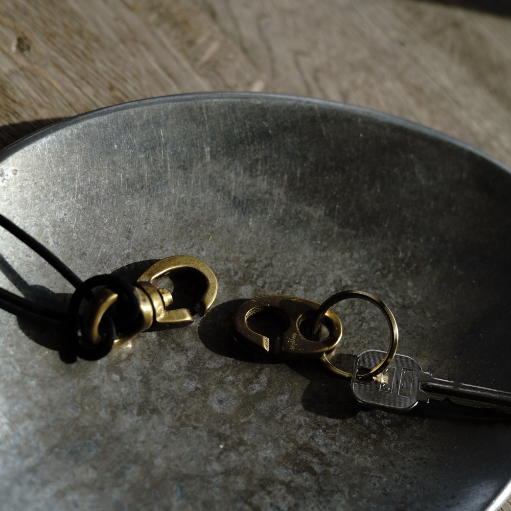 Willow Pants / R-004 Brass Necklace (Black)