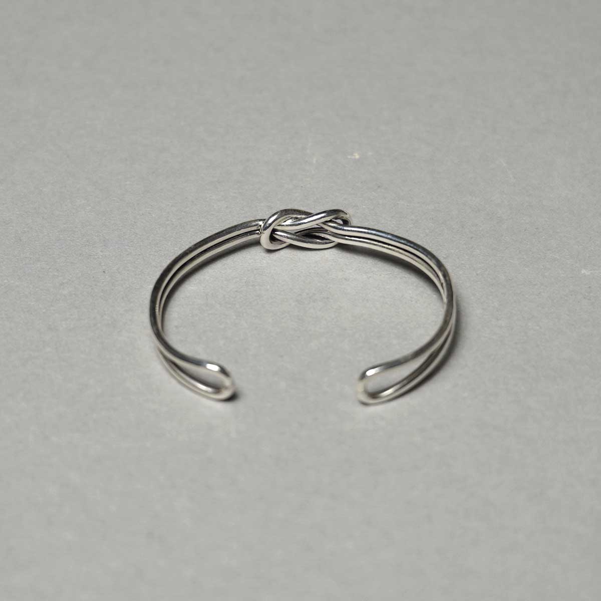 XOLO / Double Knot Bangle-Small 正面