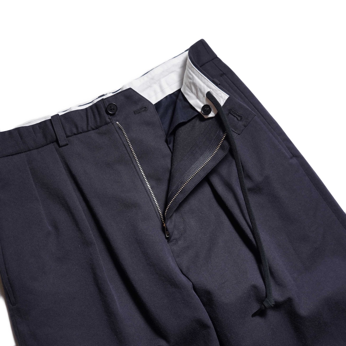 新品　23SS Y / ORGANIC COTTON CHINO Y / ORGANIC COTTON CHINO ADJUSTER TROUSERS | YLÈVE（イレーヴ