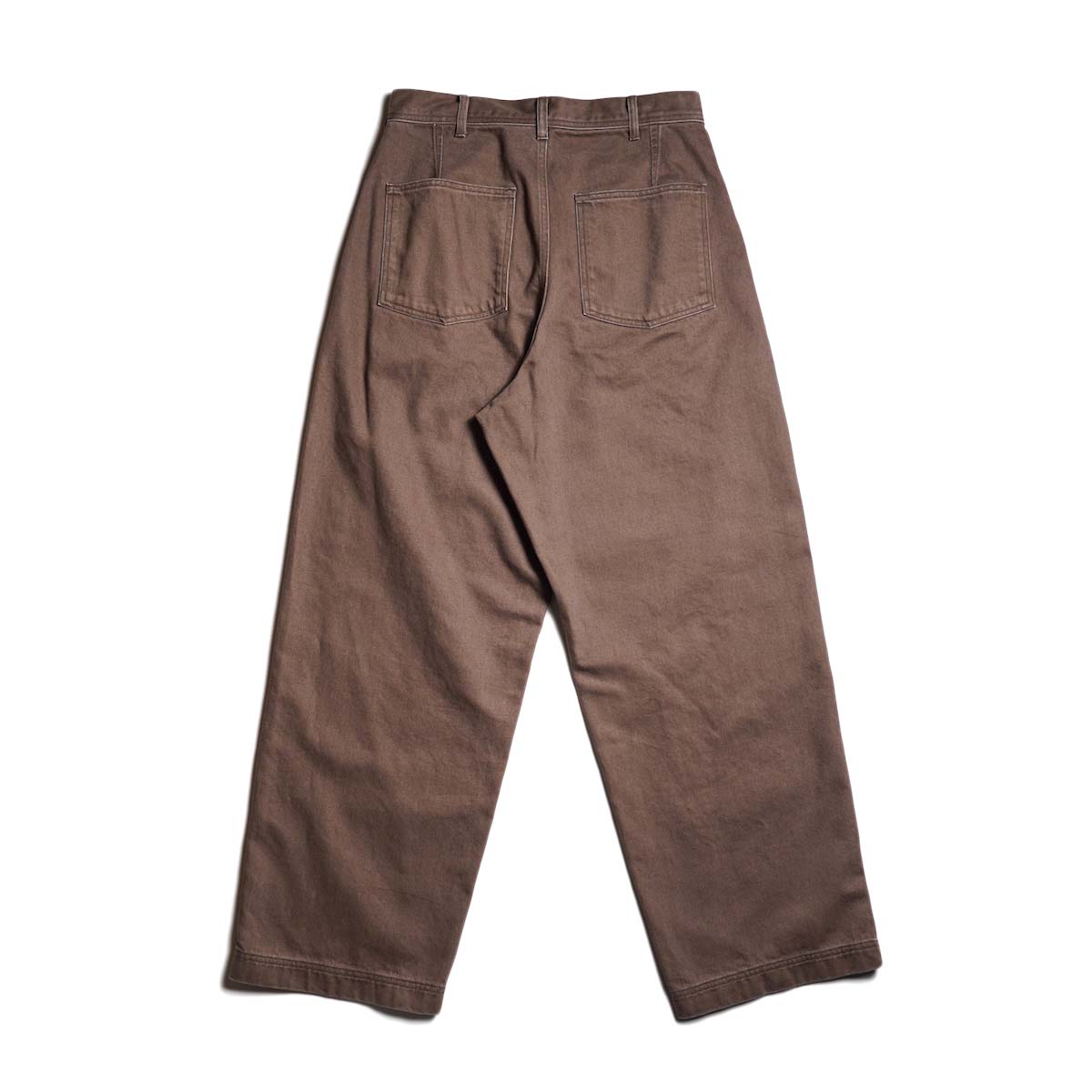 YLÈVE / SUN-FADED COTTON TWILL PANTS (Moca) 背面