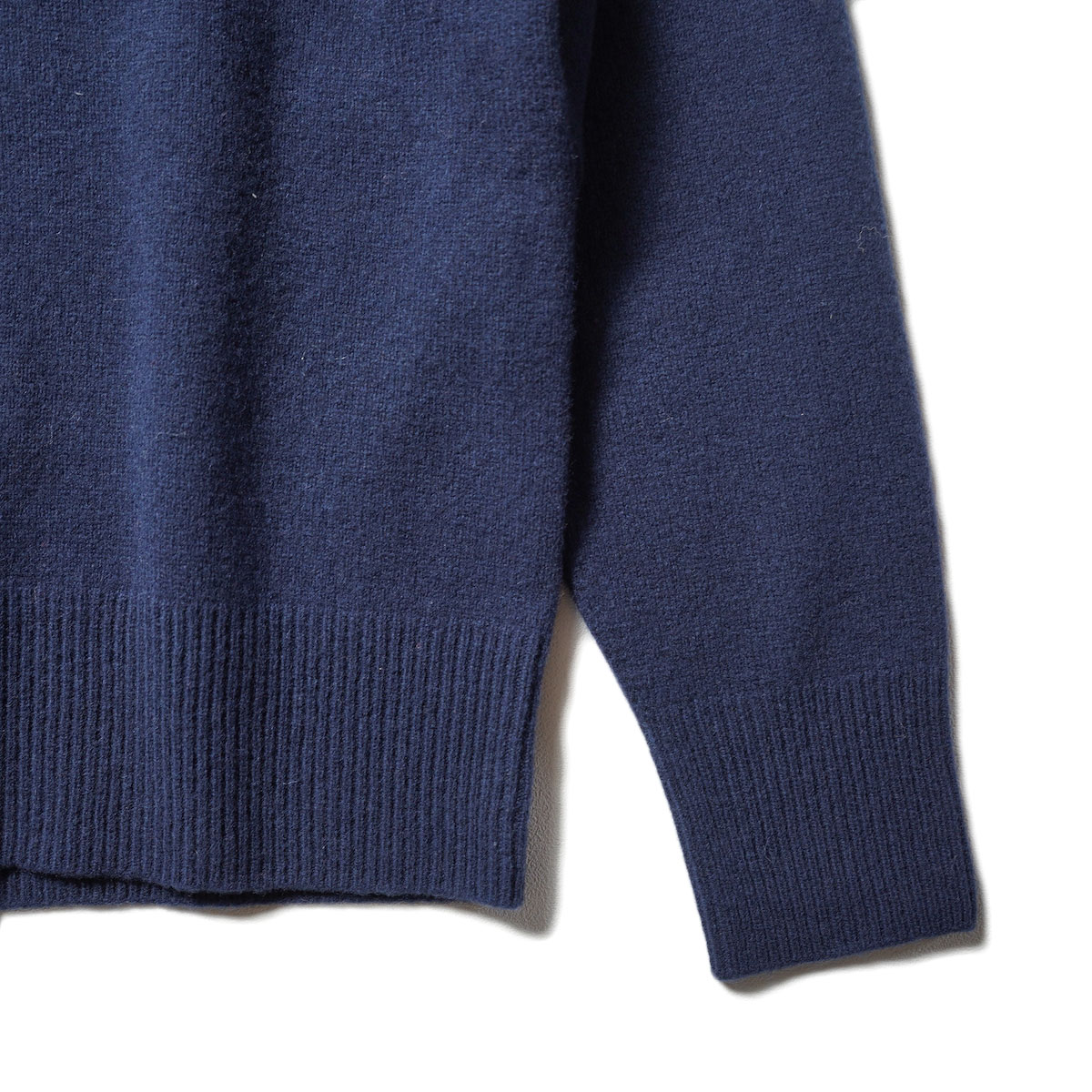 YLEVE / LAMBS WOOL KNIT PULLOVER (Navy)
