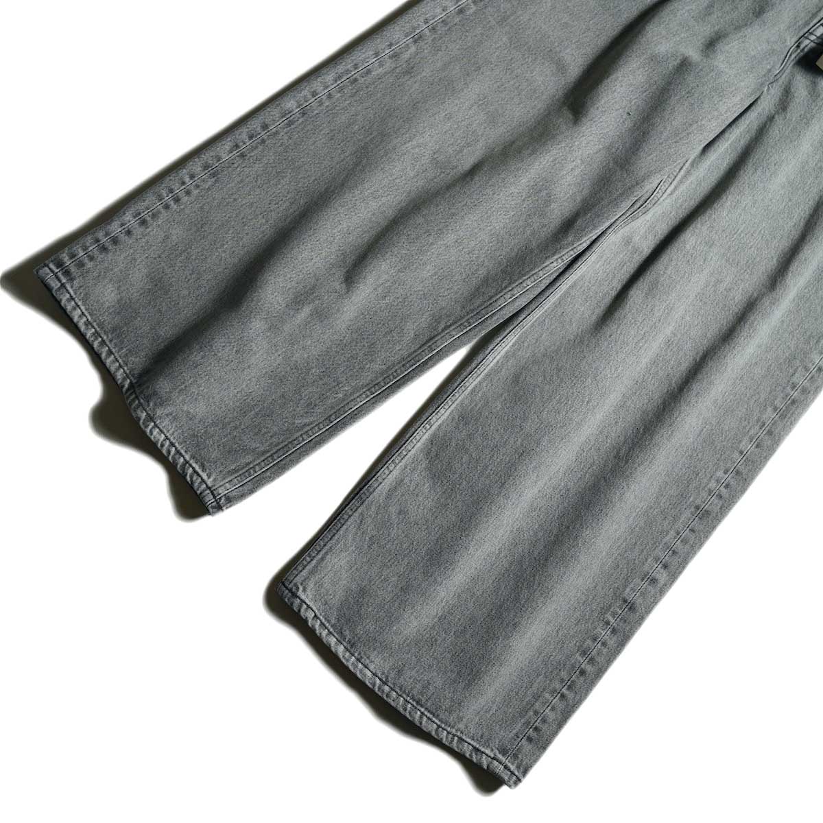 YLÈVE / 13.5oz DENIM HIGH WAIST WIDE FADE (Ice Black)