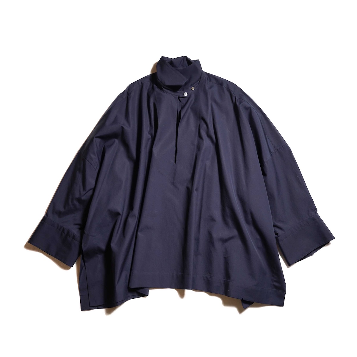 YLEVE / BOURRIENNE COTTON TYPEWRITER PONCHO SH / MA (Navy)