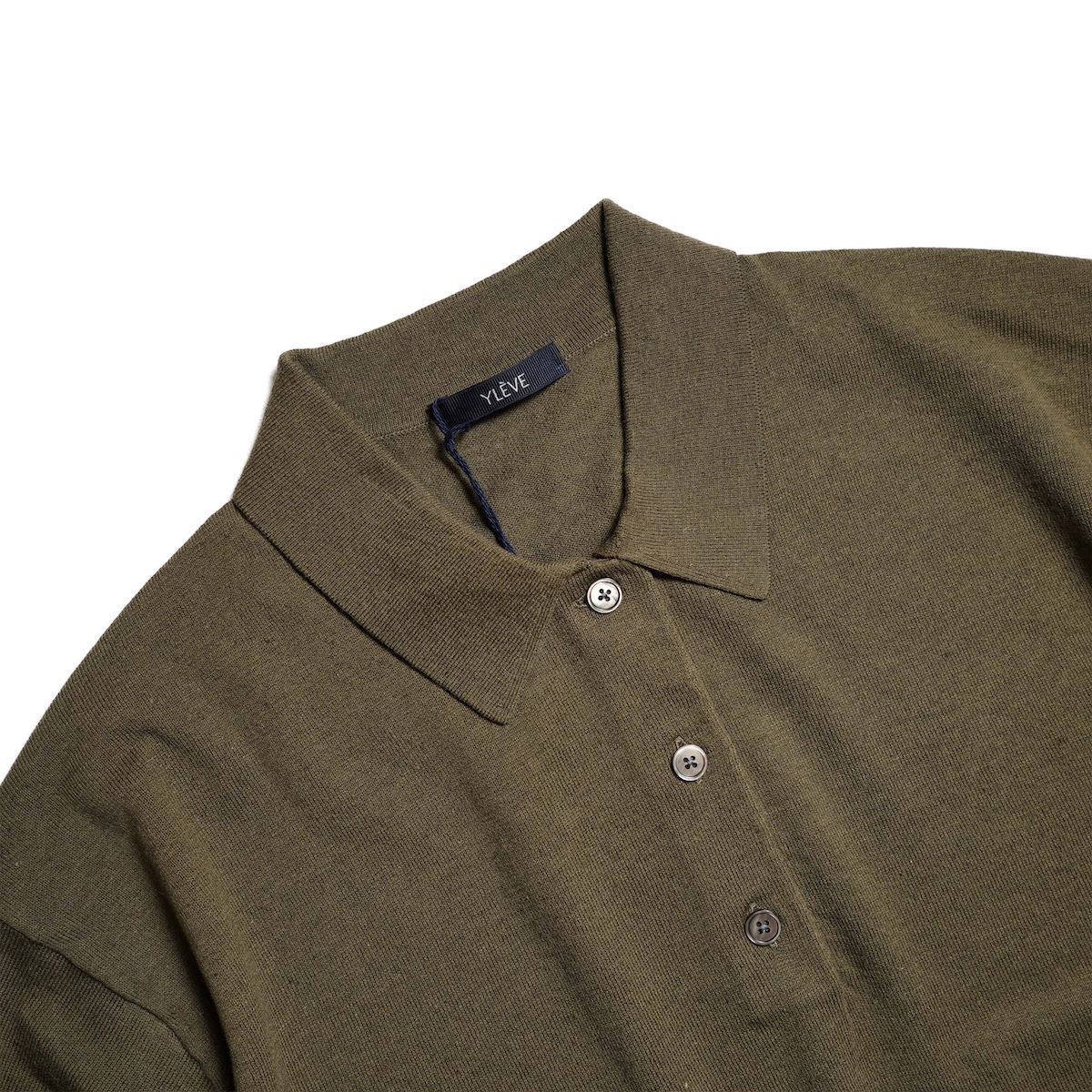 YLEVE / COTTON LINEN KNIT POLO (Khaki) 襟元