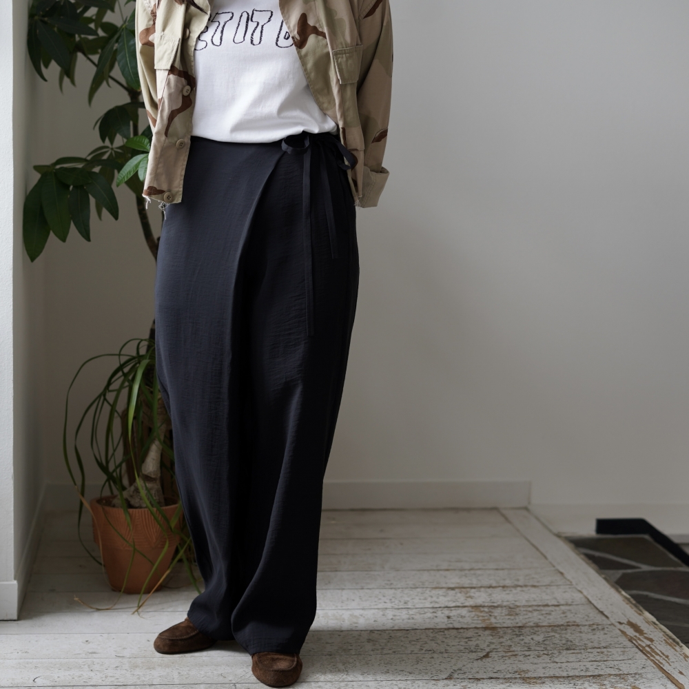 YLÈVE / RAYON-POLYESTER BROAD TROUSERS 着用イメージ①