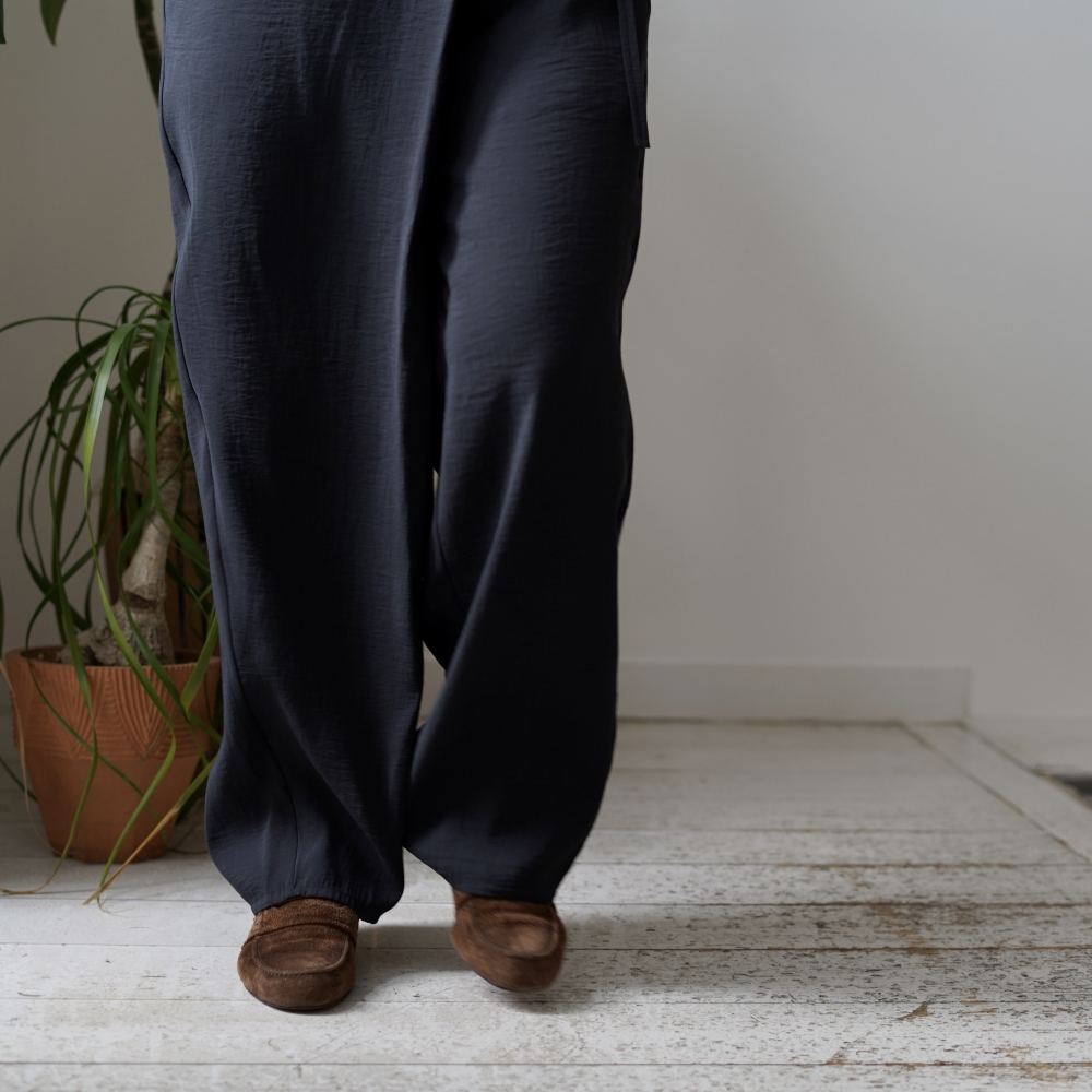 YLÈVE / RAYON-POLYESTER BROAD TROUSERS 着用イメージ③