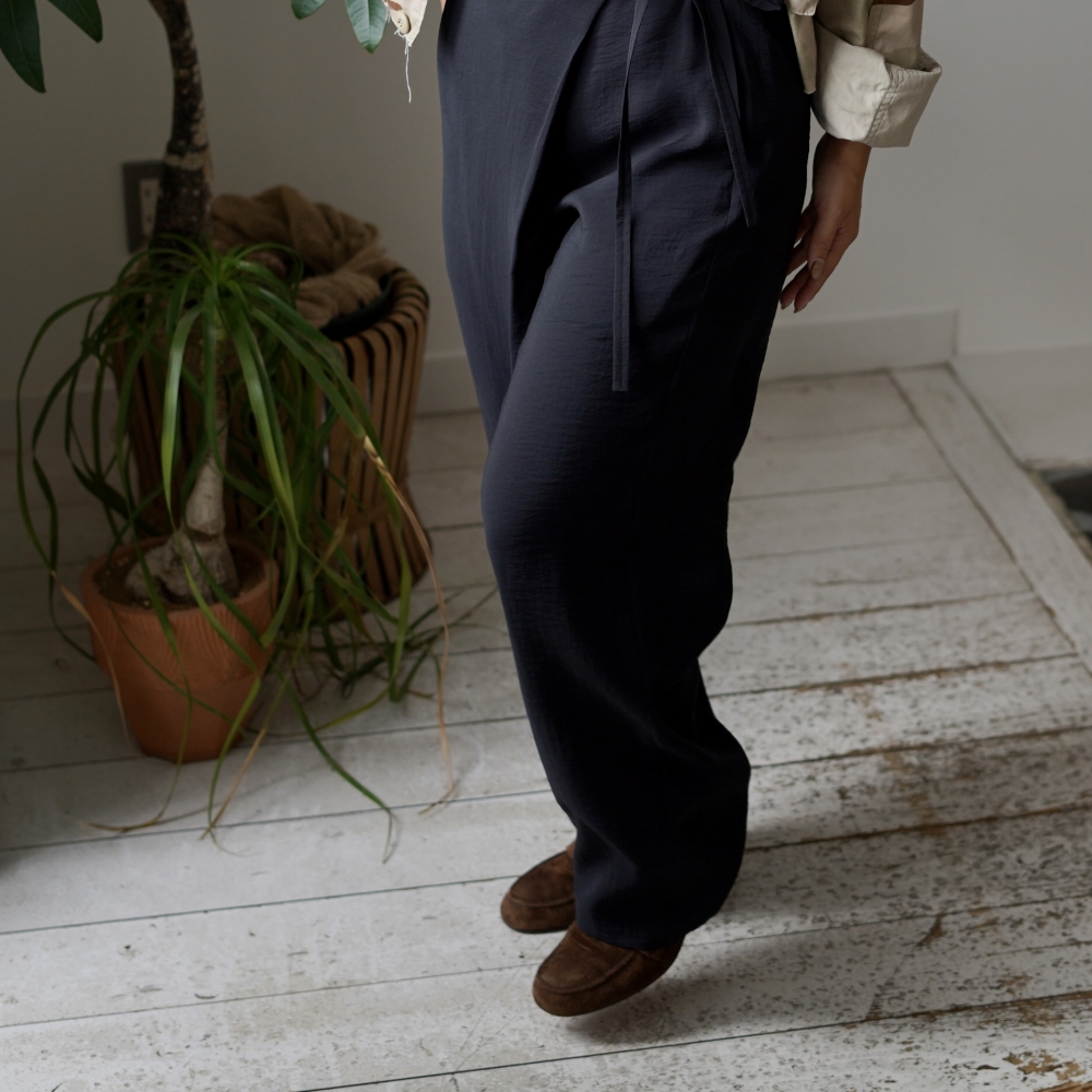 YLÈVE / RAYON-POLYESTER BROAD TROUSERS 着用イメージ④