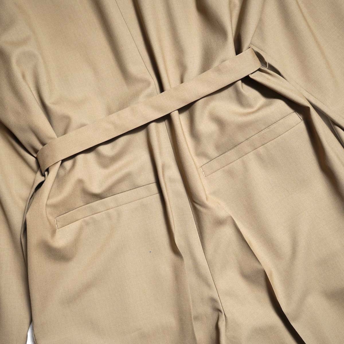 YLÈVE / SUPER 140's WOOL TROPICAL ALL-IN-ONE (Beige) 背面/ウエスト
