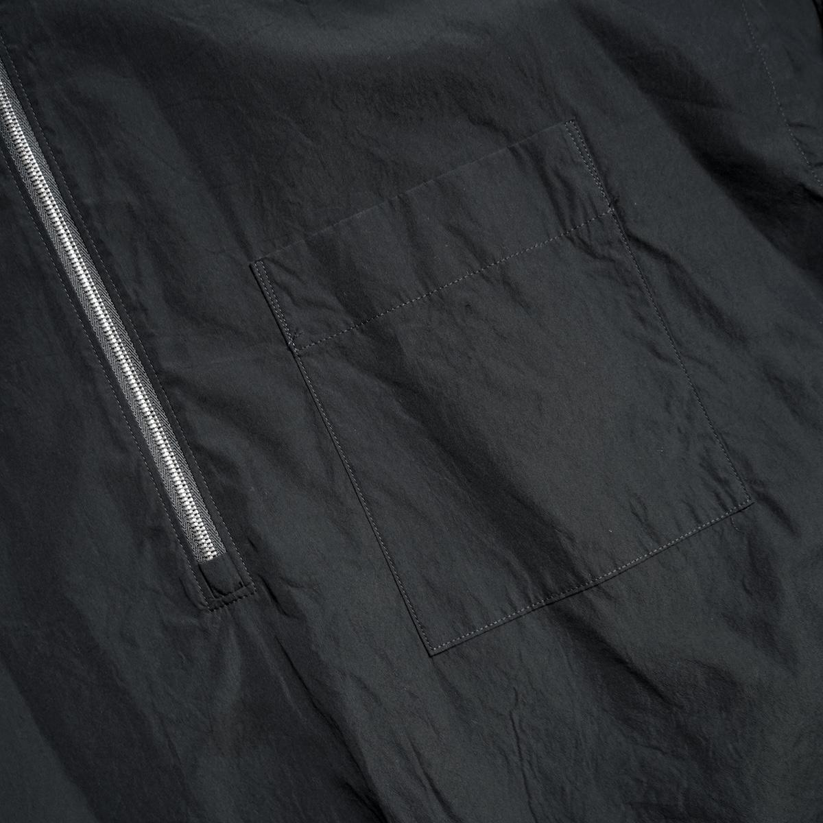 YLEVE / COTTON CUPRA HALF ZIP SHIRT (Black) 胸ポケット