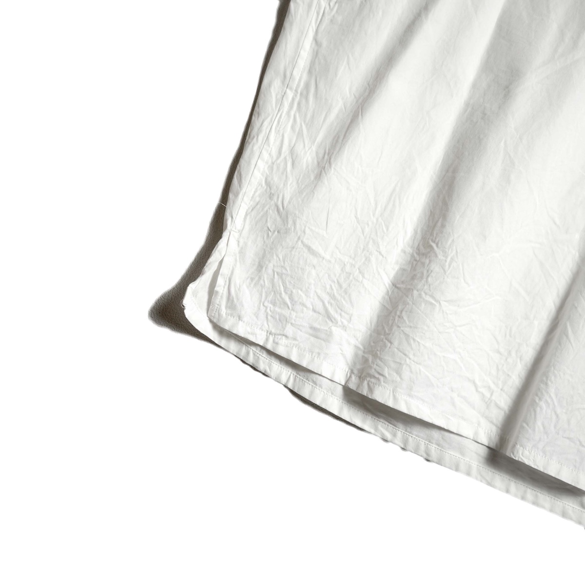 YLEVE / COTTON CUPRA HALF ZIP SHIRT (White) 裾